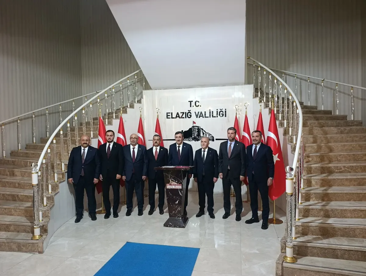 Cumhurbaşkanı Yardımcısı Cevdet Yılmaz’dan Elazığ Valiliği’ne ziyaret