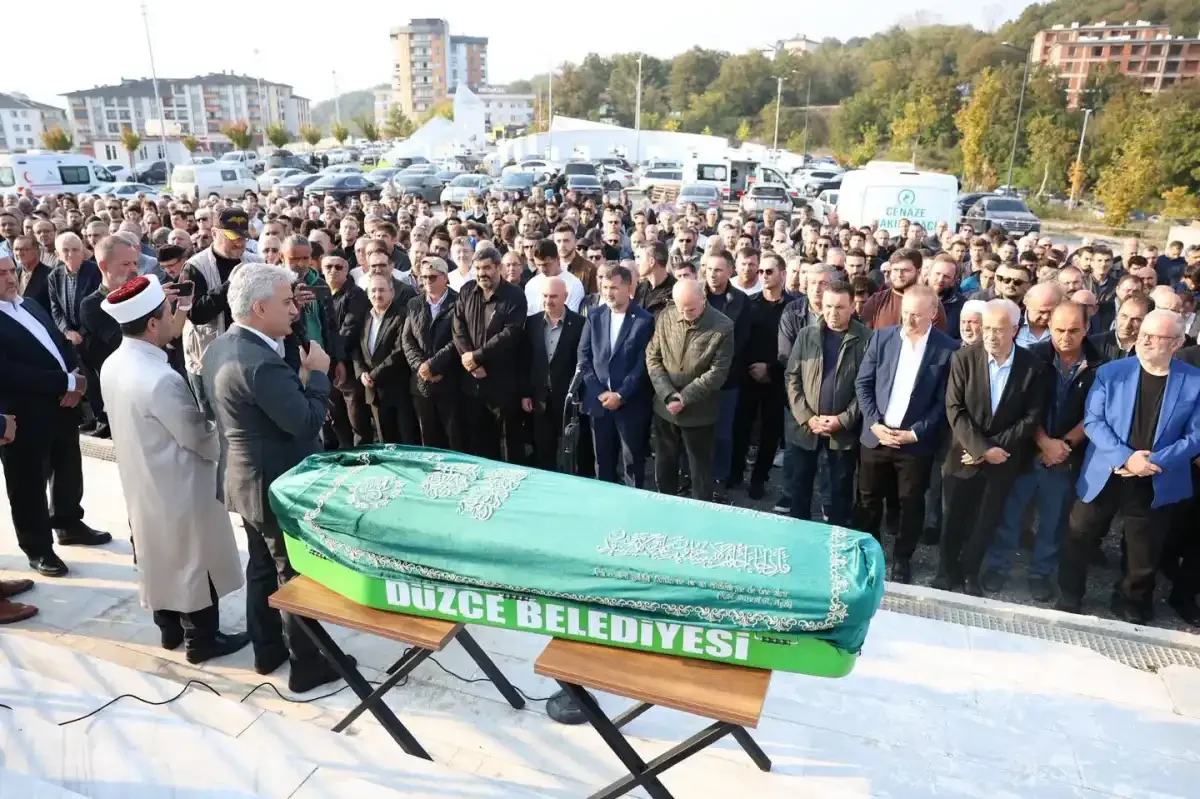 Prof. Dr.  Ayhan Şamandar son yolculuğuna uğurlandı